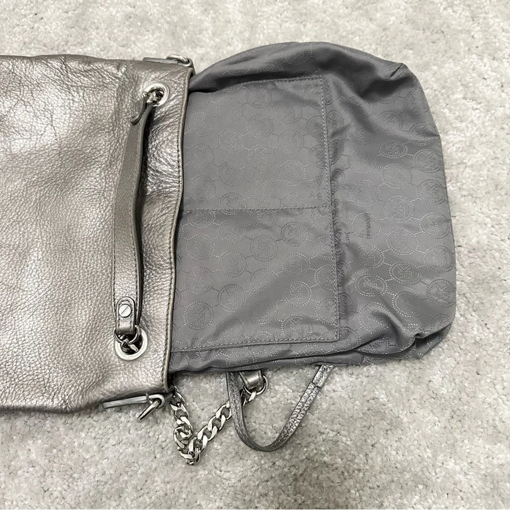 Michael Kors E-1212 Bucket Tote Metallic Silver Purse Crossbody 2 Way Purse GUC